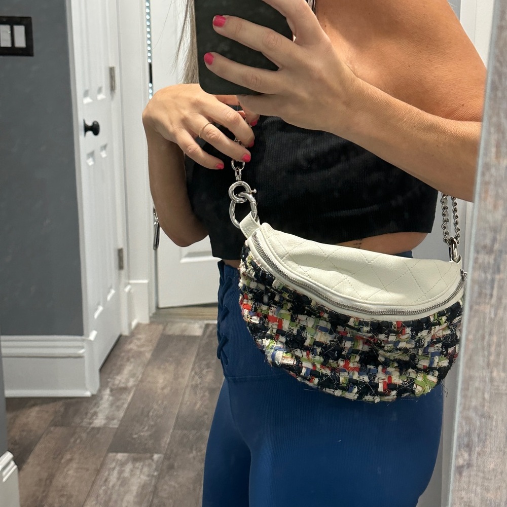 CHANEL Colorful Chain Crossbody Bag white tweed - Picture 4 of 11